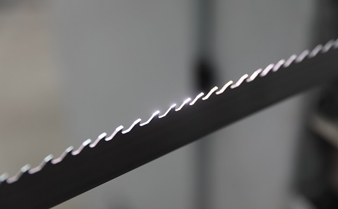 嘉峪关双金属带锯条产生切削噪音的原因具体有哪些？